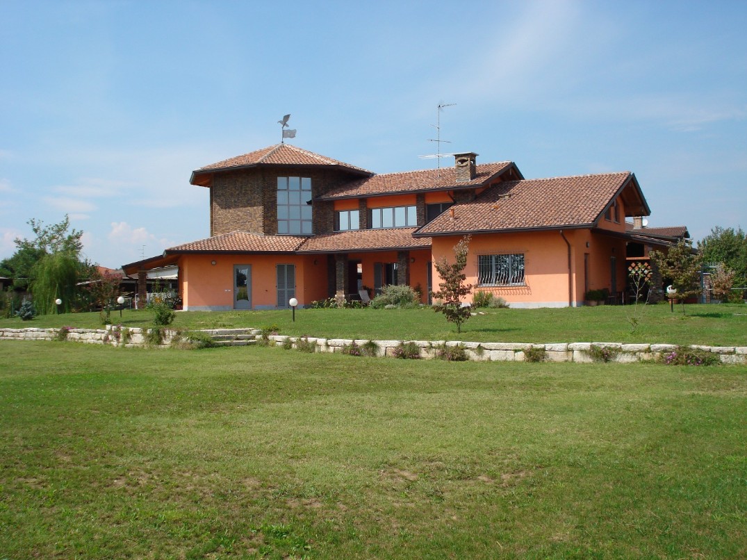 Villa plurifamiliare